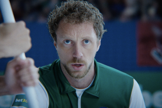 bet365 Never Ordinary 'Curling' 